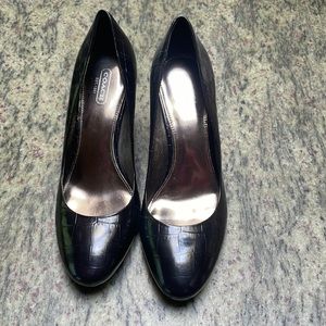 3” Black Coach crocodile leather pumps size 8-1/2